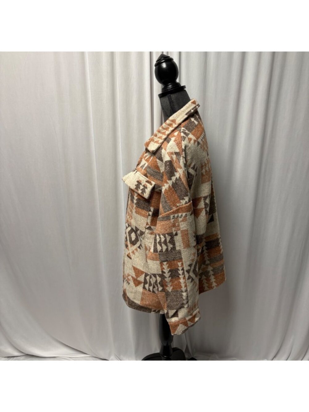 Aztec Button-Up Jacket Womens Size Medium Dropped Shoulder Collared Boho Shacket - Picture 3 of 8